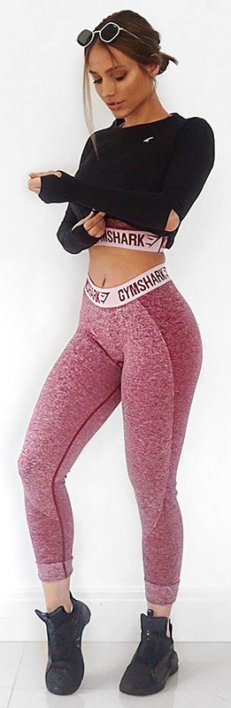 https://www.lookqute.com/wp-content/uploads/2019/12/Long-Sleeve-Crop-Top-Shirt-With-Gymshark-Pink-Leggings.jpg